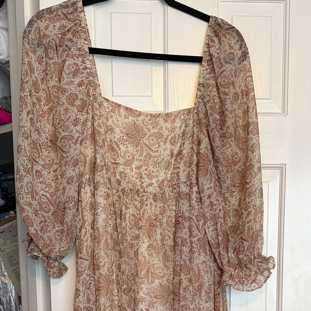 Lizard Thicket Beige Paisley Maxi Dress